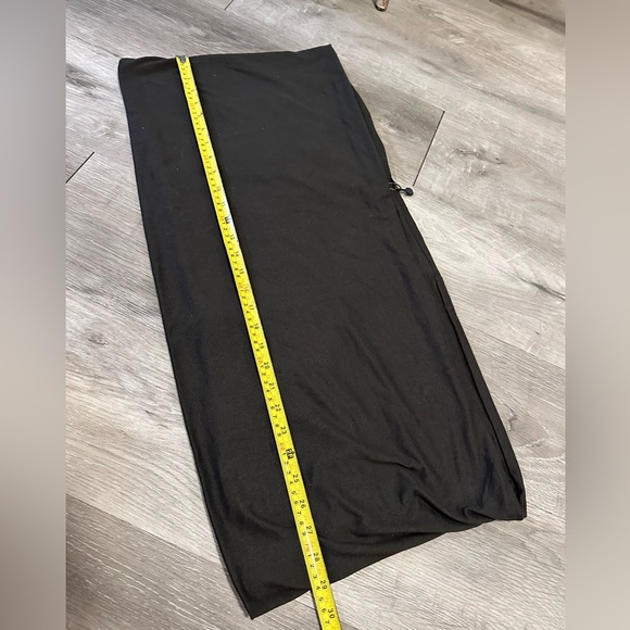 Beyond yoga pocket infinity scarf NWT black large neutral comfort activewear - Picture 7 of 7